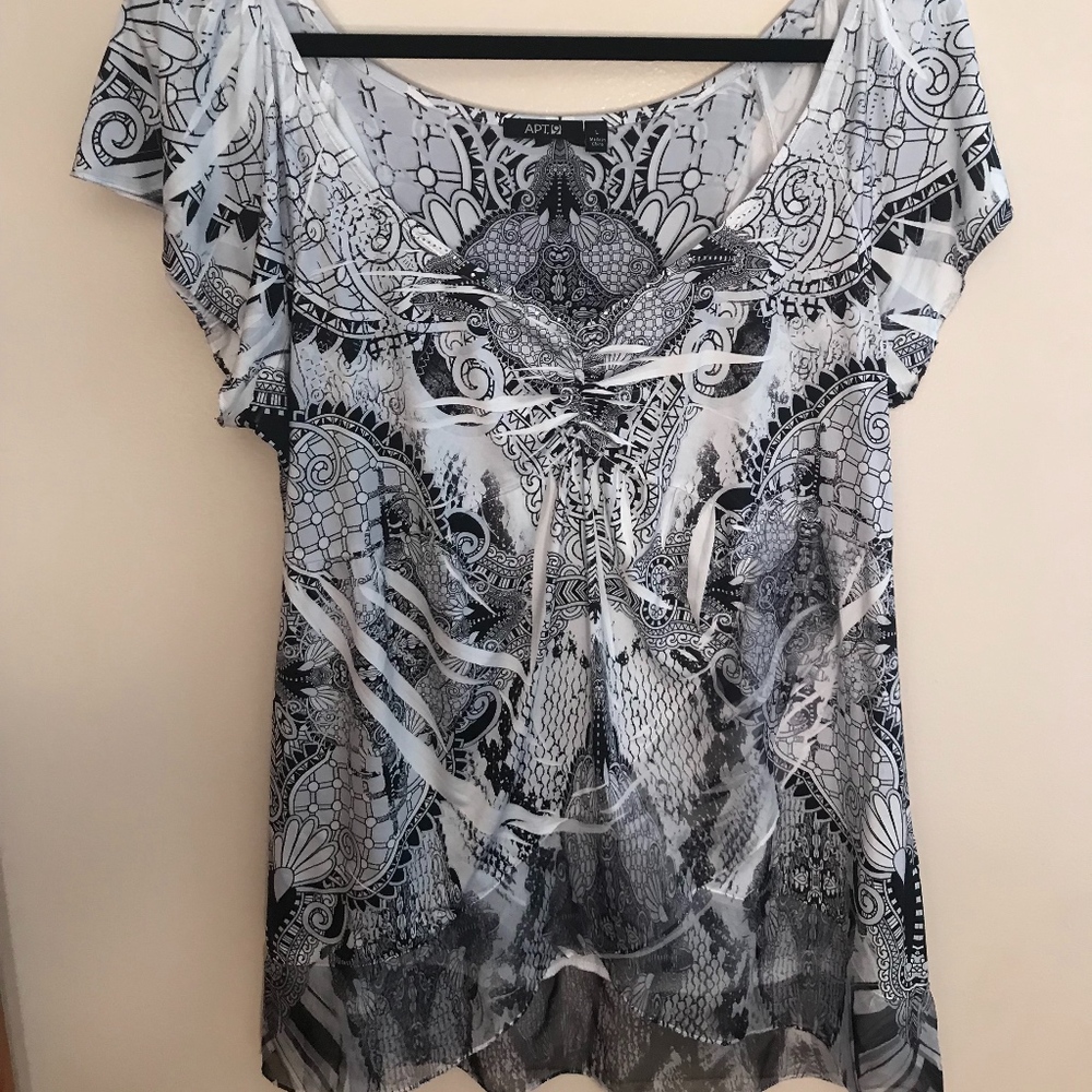 Patterned Flowy Top - Picture 3 of 5